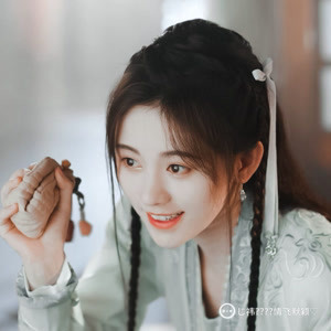探寻鞠婧祎早期素材图片，美丽背后的故事揭秘